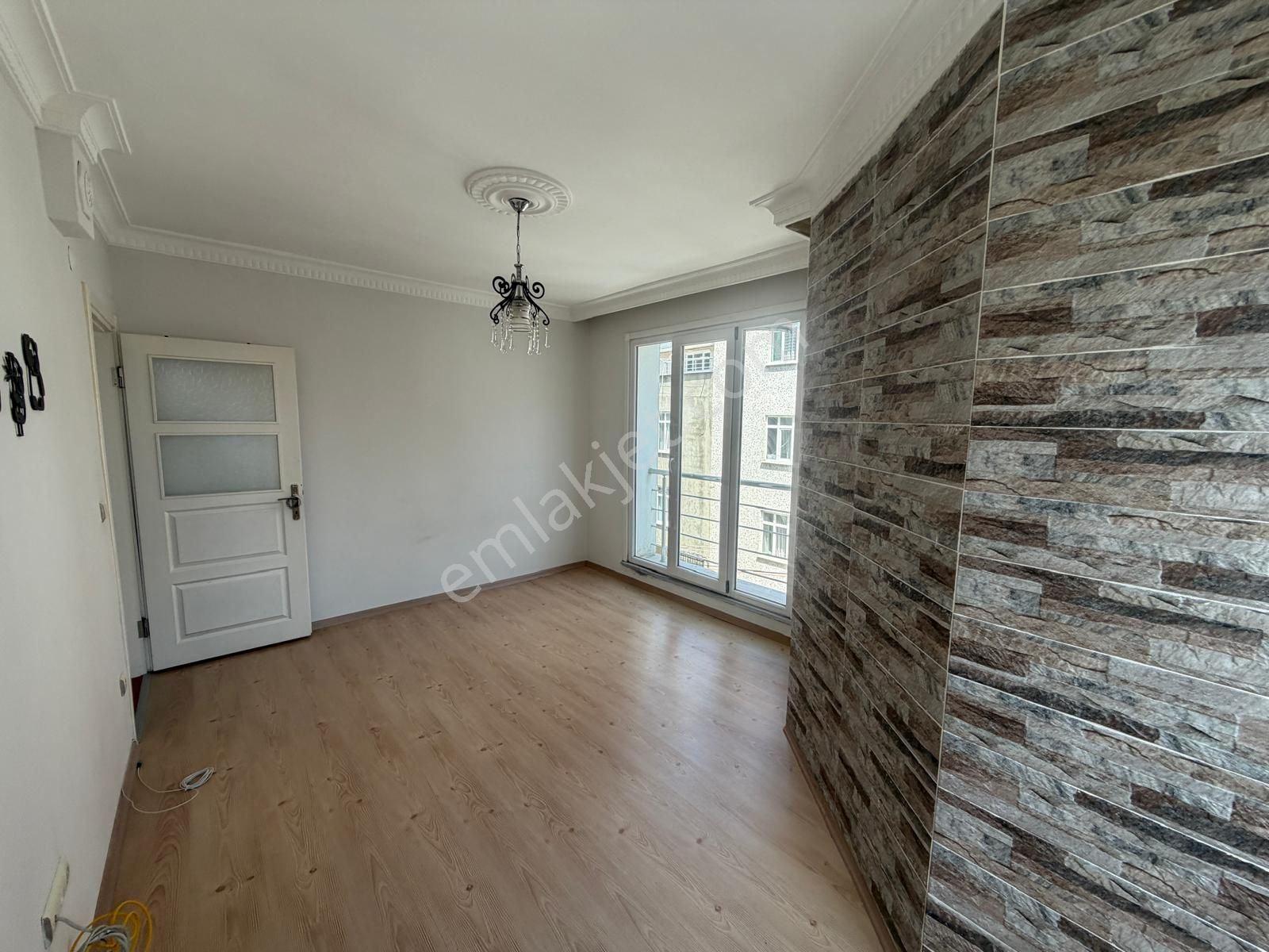 Esenyurt Kıraç Hürriyet Mahallesinde 2+1 85 M2 Balkonlu 1.kat Da Kiralık Daire - Görsel 15