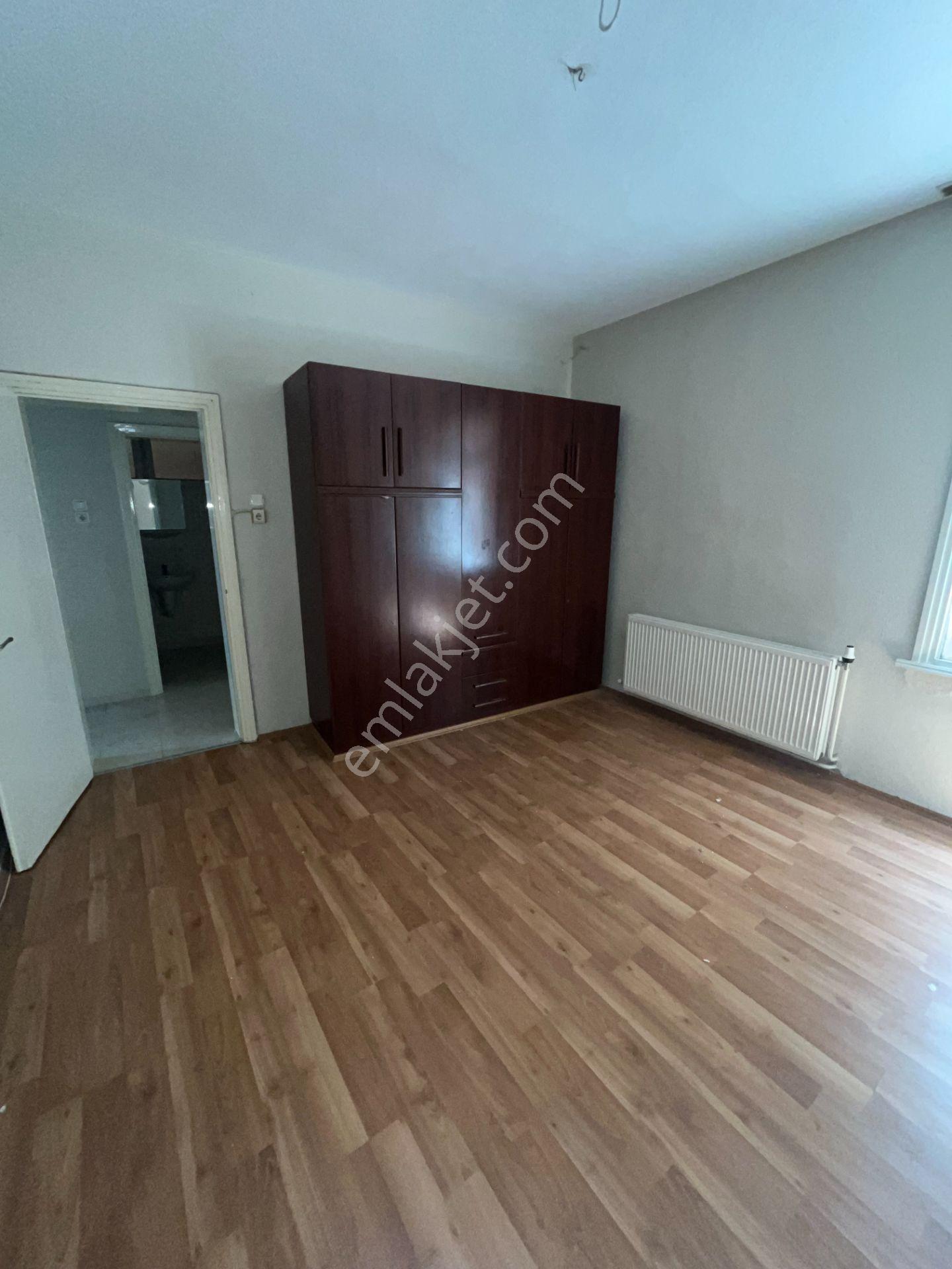 Sağlık Mahallesi'nde Geniş Balkonlu Kiralık 3+1 Daire - Görsel 12