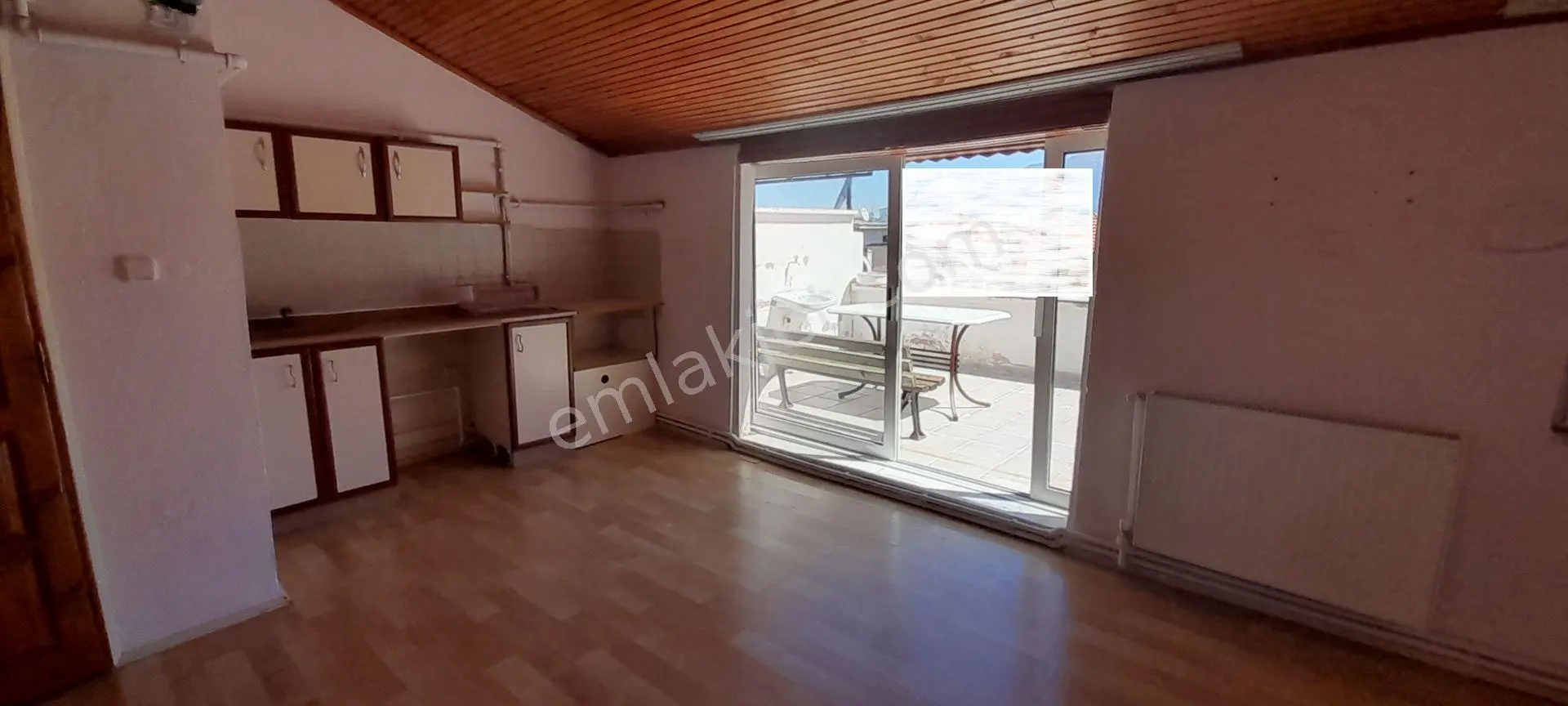 Ender Uysal Gayrimenkulden Kınıklıda 1+1 Balkonlu Çatı Katı Eşyasız Apart... - Görsel 4