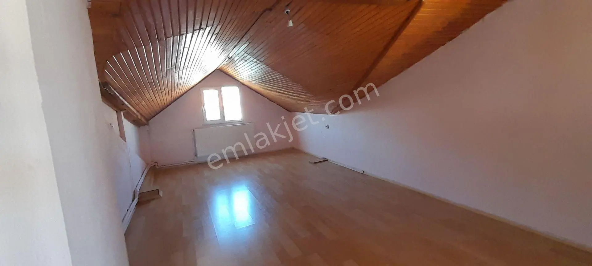 Ender Uysal Gayrimenkulden Kınıklıda 1+1 Balkonlu Çatı Katı Eşyasız Apart... - Görsel 3
