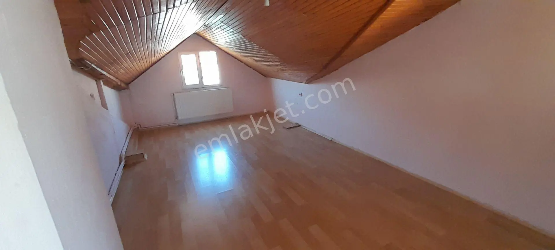 Ender Uysal Gayrimenkulden Kınıklıda 1+1 Balkonlu Çatı Katı Eşyasız Apart... - Görsel 2