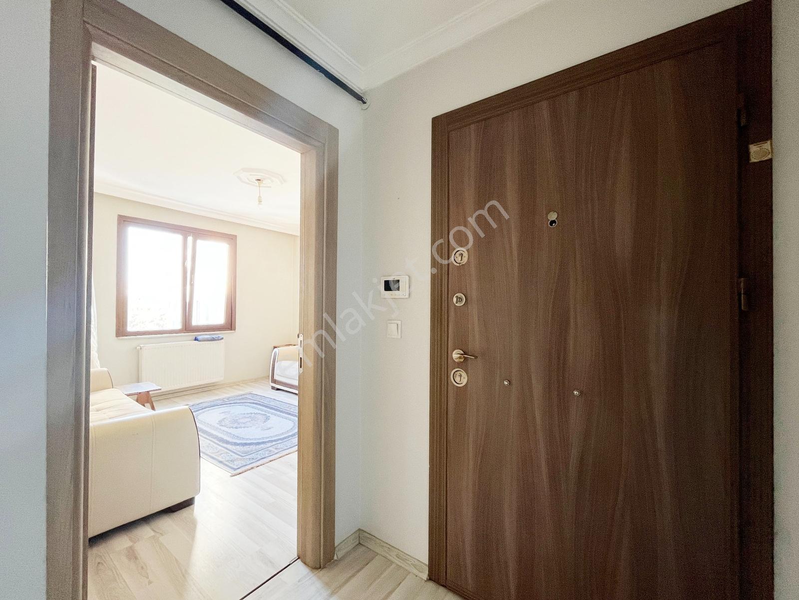 Satılık 2+1 Daire - Ara Kat - Cadde Üzeri - Ayrı Wc - Balkon - Görsel 9
