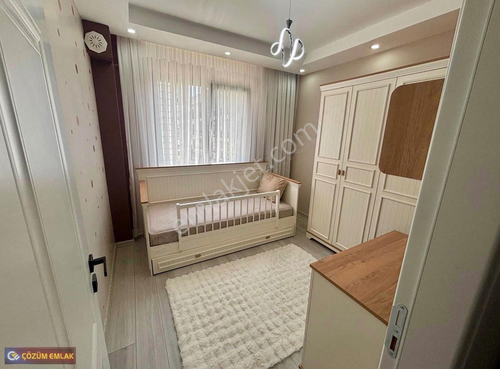 Çözüm Emlak'tan Muradiye Site İçerisinde 2+1 Kapalı Mutfak Daire - Görsel 4