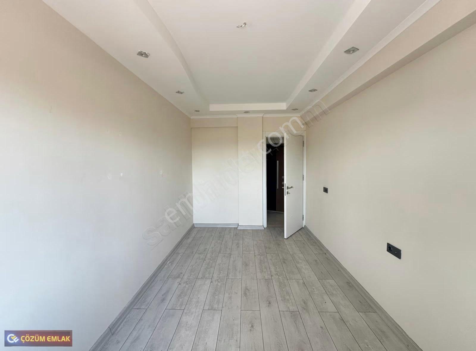 Çözüm Emlak'tan Muradiye'de Havuzlu Site İçerinde 2+1 Lüks Daire - Görsel 9