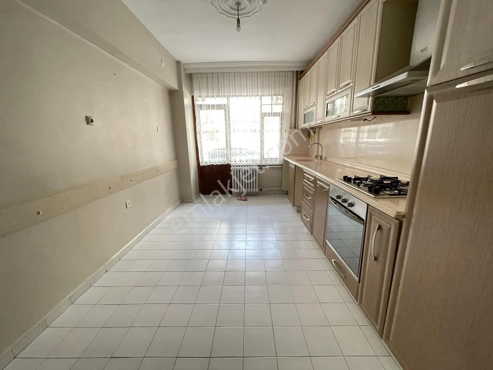 Özbey Emlaktan Kurtuluş Mh Adliye Yakını Kiralık 3+1