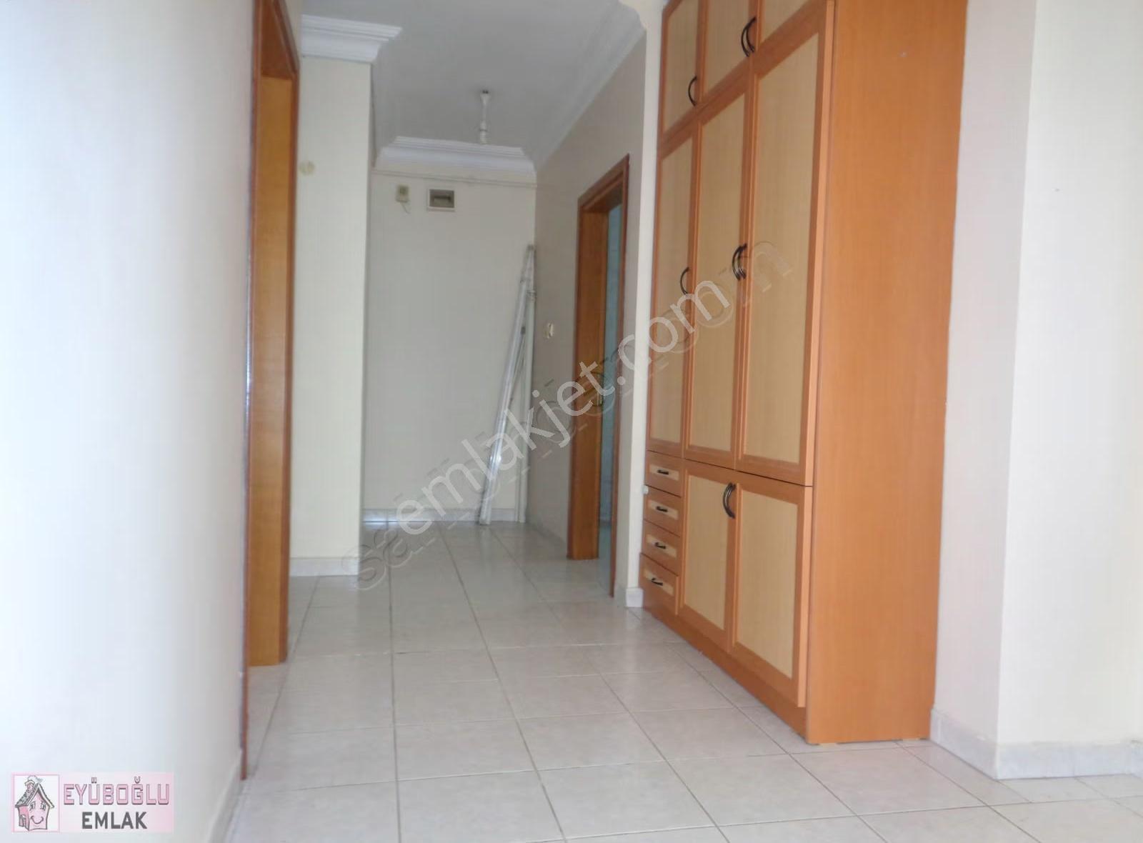 Adatepe'de Caddede 3+1 Kom.asan.otoparklı 2.kat 115 M2 Boş - Görsel 4