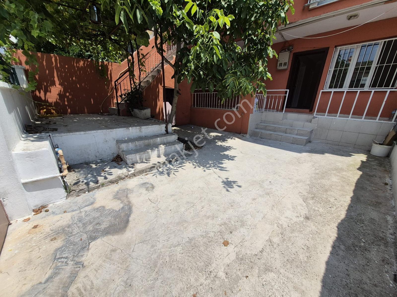 Konak Gürçeşme,ismetpaşa Mahallesinde//bahçeli/emekli Aileye Ev - Görsel 15