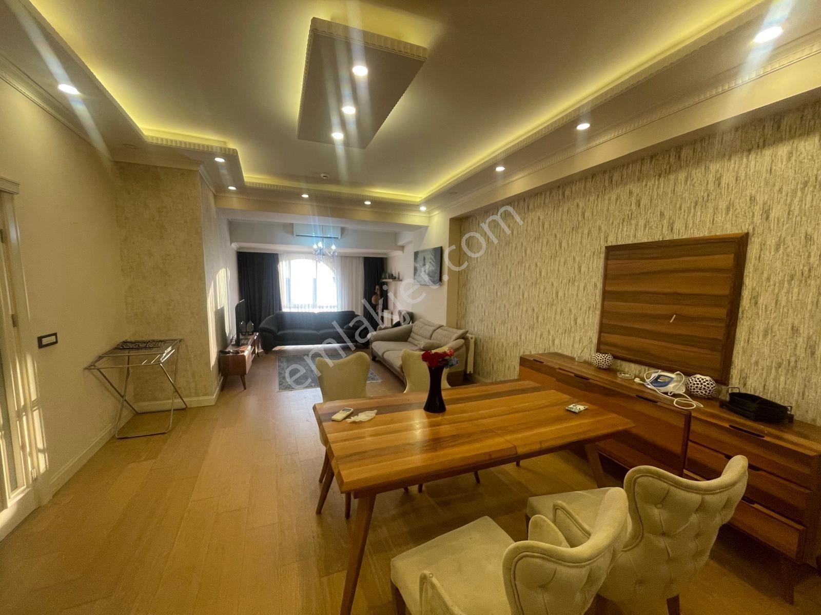 Kiptaş Venezia Mega Konutları Şehir Manzaralı Full Eşyalı - Görsel 8