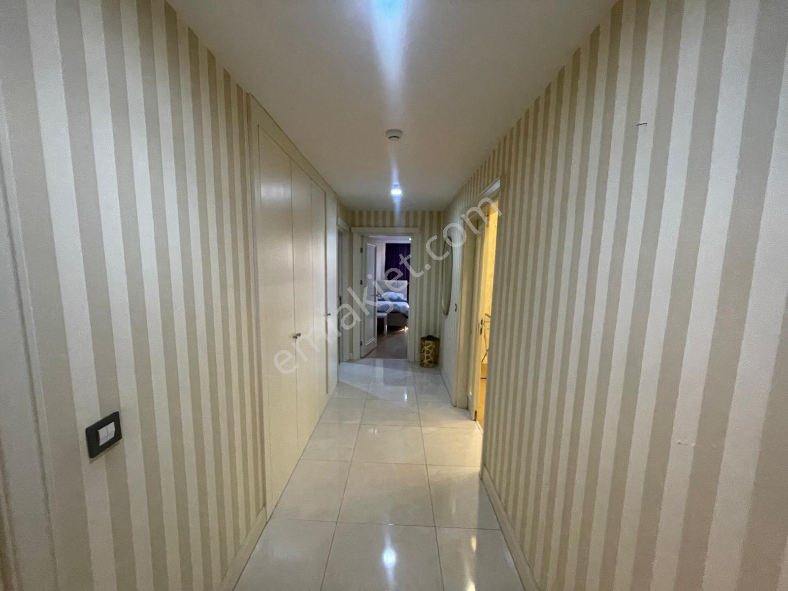 Kiptaş Venezia Mega Konutları Şehir Manzaralı Full Eşyalı - Görsel 18