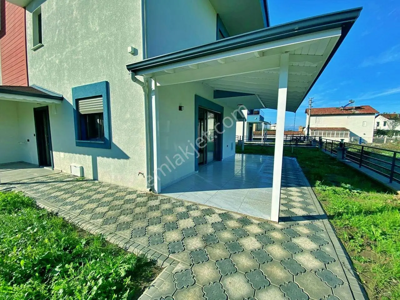 Uytundan Ören'de Müstakil Denize 100 Metre 3+1 Tripleks Villa