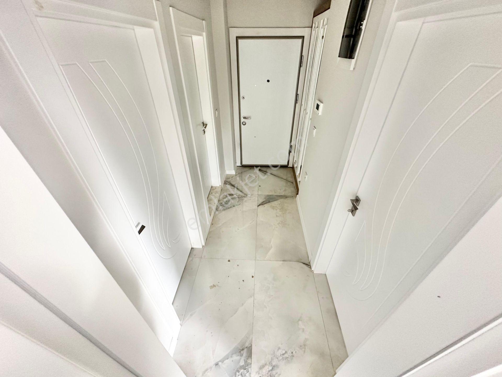 ꧁ay Emlaktan꧂küçükkuyu Mıhlı'da Lüks Butik Sitede Denize 300 M Bahçe Kullanımlı Satılık 2+1 Daire - Görsel 27