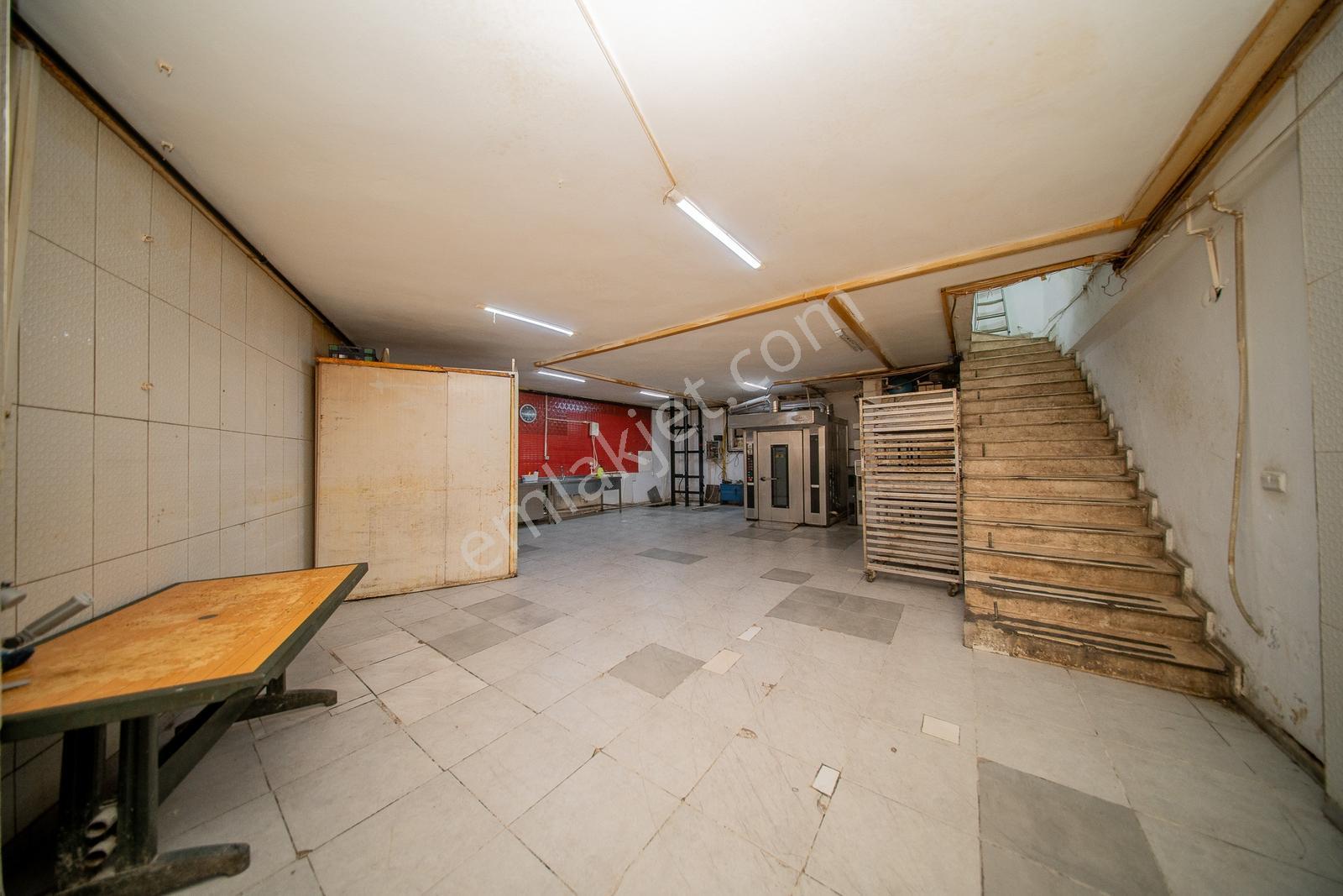Kepez İşlek Cadde'de 30 Mt Cepheli 570 M2 Depolu Köşebaşı Dükkan - Görsel 35