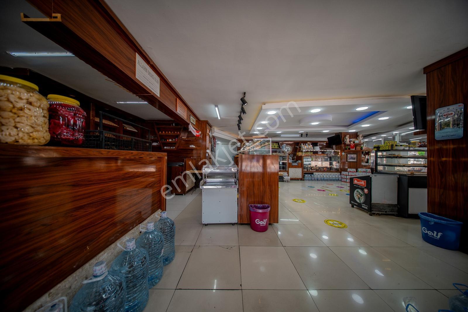 Kepez İşlek Cadde'de 30 Mt Cepheli 570 M2 Depolu Köşebaşı Dükkan - Görsel 10