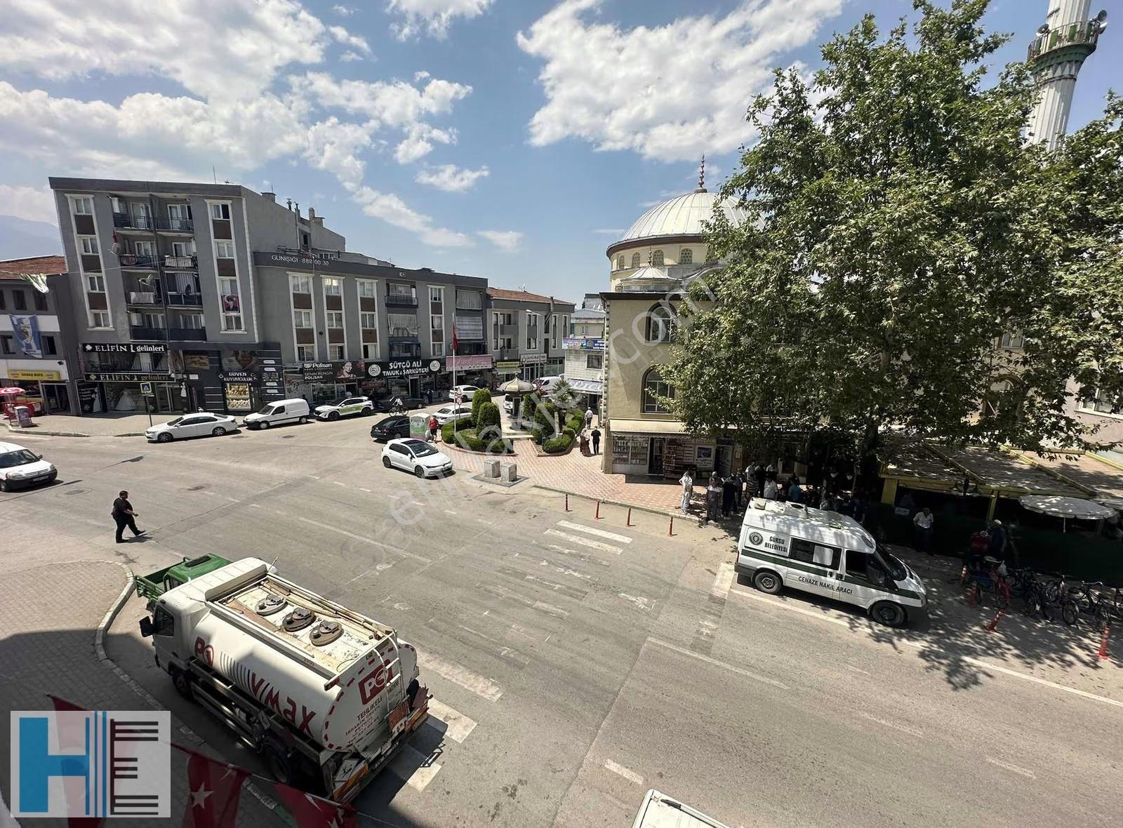 Atatürk Caddesi Üzerin De Kiralık 40m2 Dükkan - Görsel 2