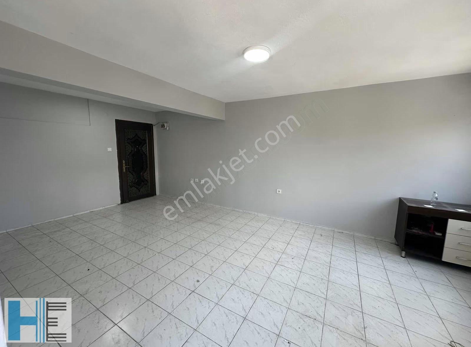 Atatürk Caddesi Üzerin De Kiralık 40m2 Dükkan - Görsel 6