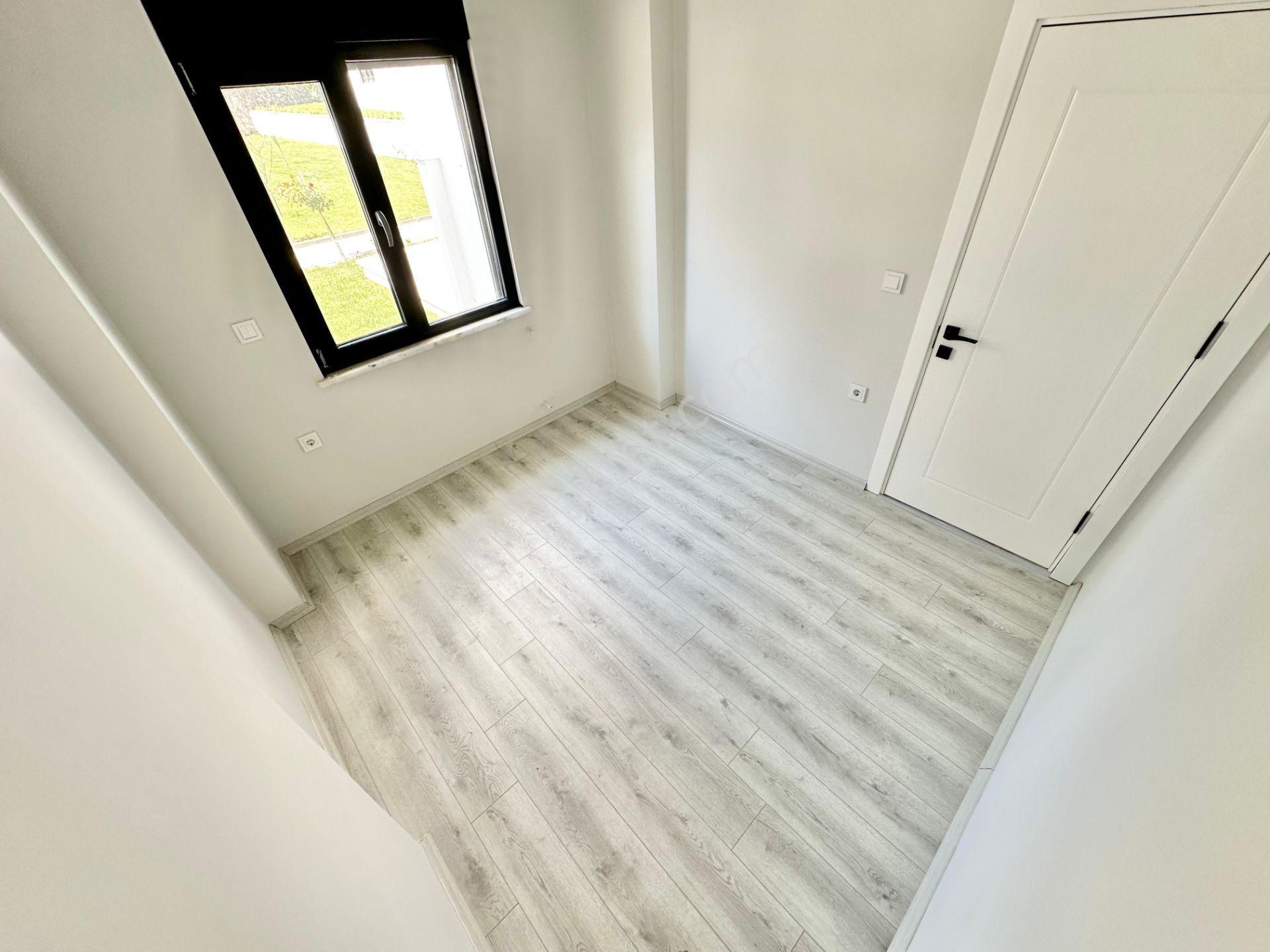 ꧁akçay Ay Emlaktan꧂küçükkuyu'da Lüks Sitede Denize 250 Mt Bahçe Kullanımlı Satılık 2+1 Daire - Görsel 30