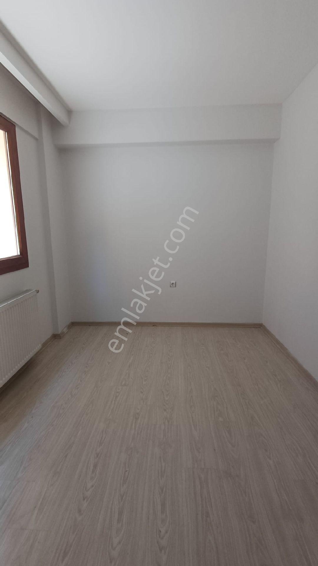 Gulyaka Merkezde Bakımlı Ara Kat Daire - Görsel 15