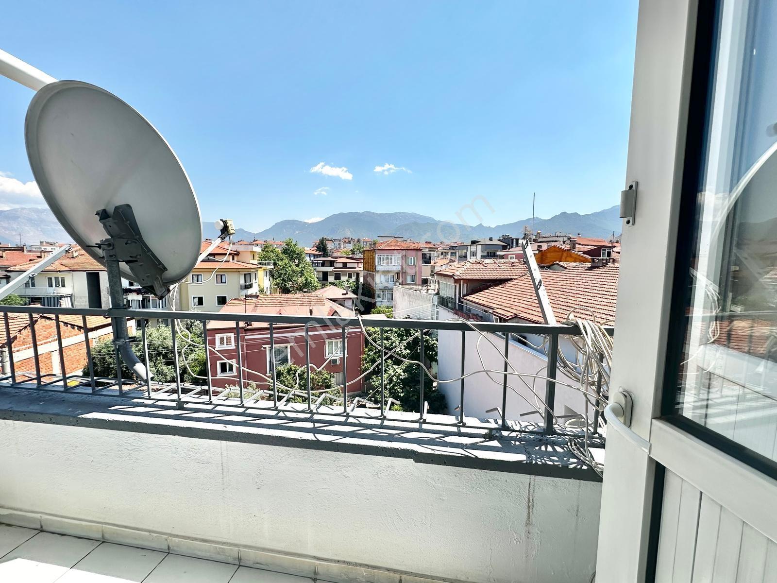İstiklal Mahallesinde 3,5+1 Fırsat Daire - Görsel 21