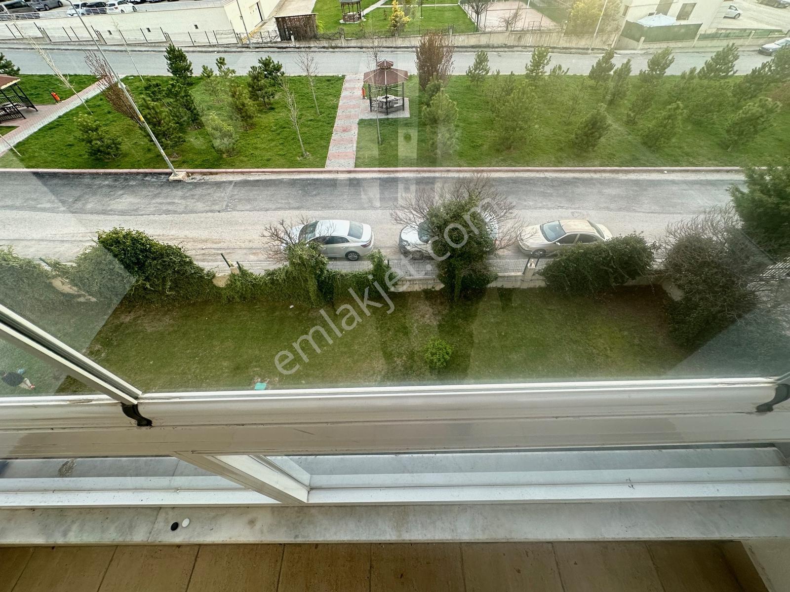 Bağlıca'nın Çok Merkezi Konumda Komple Yenilenmiş 4+1 Kiralık - Görsel 28