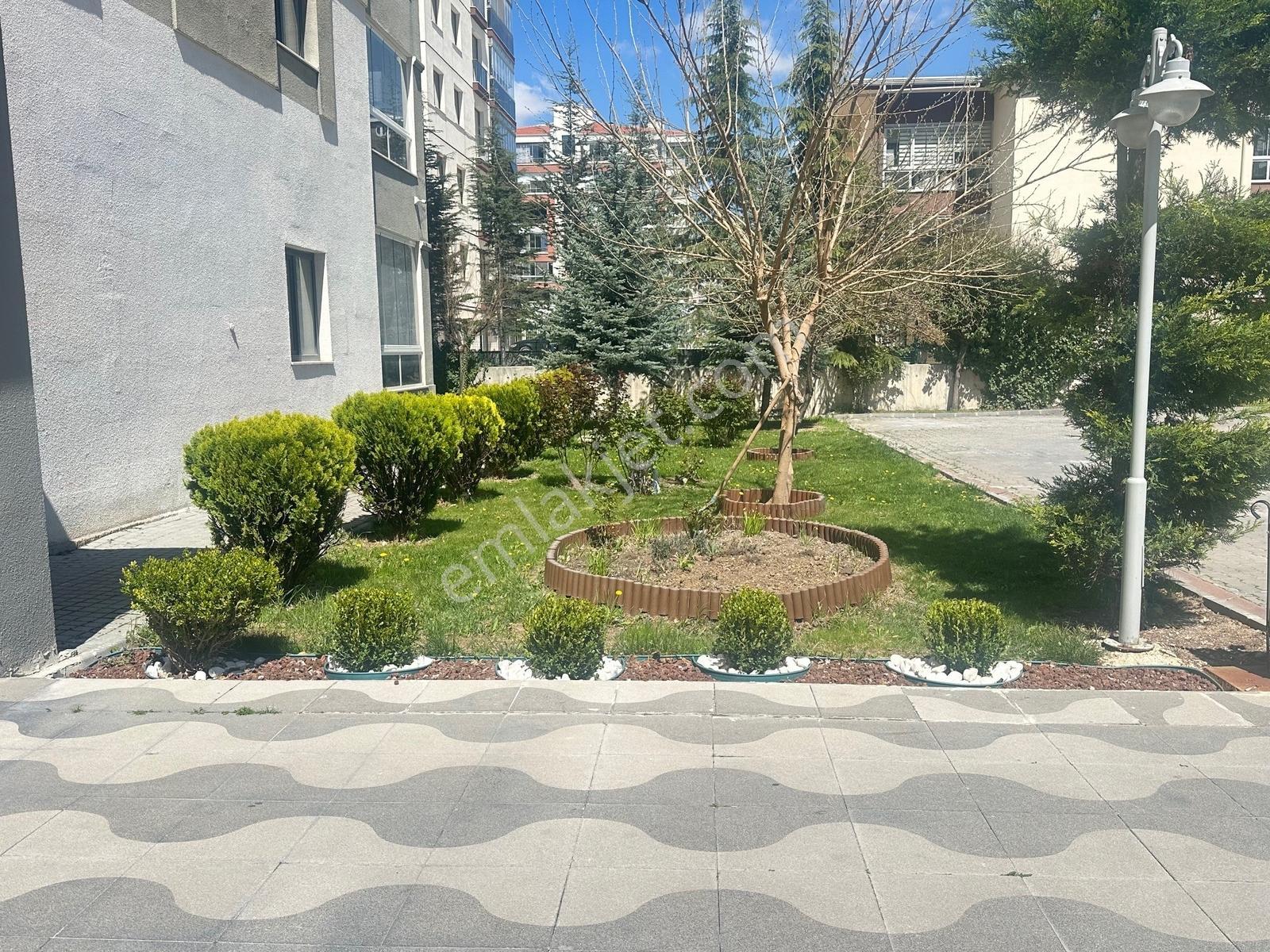 Bağlıca'nın Çok Merkezi Konumda Komple Yenilenmiş 4+1 Kiralık - Görsel 29