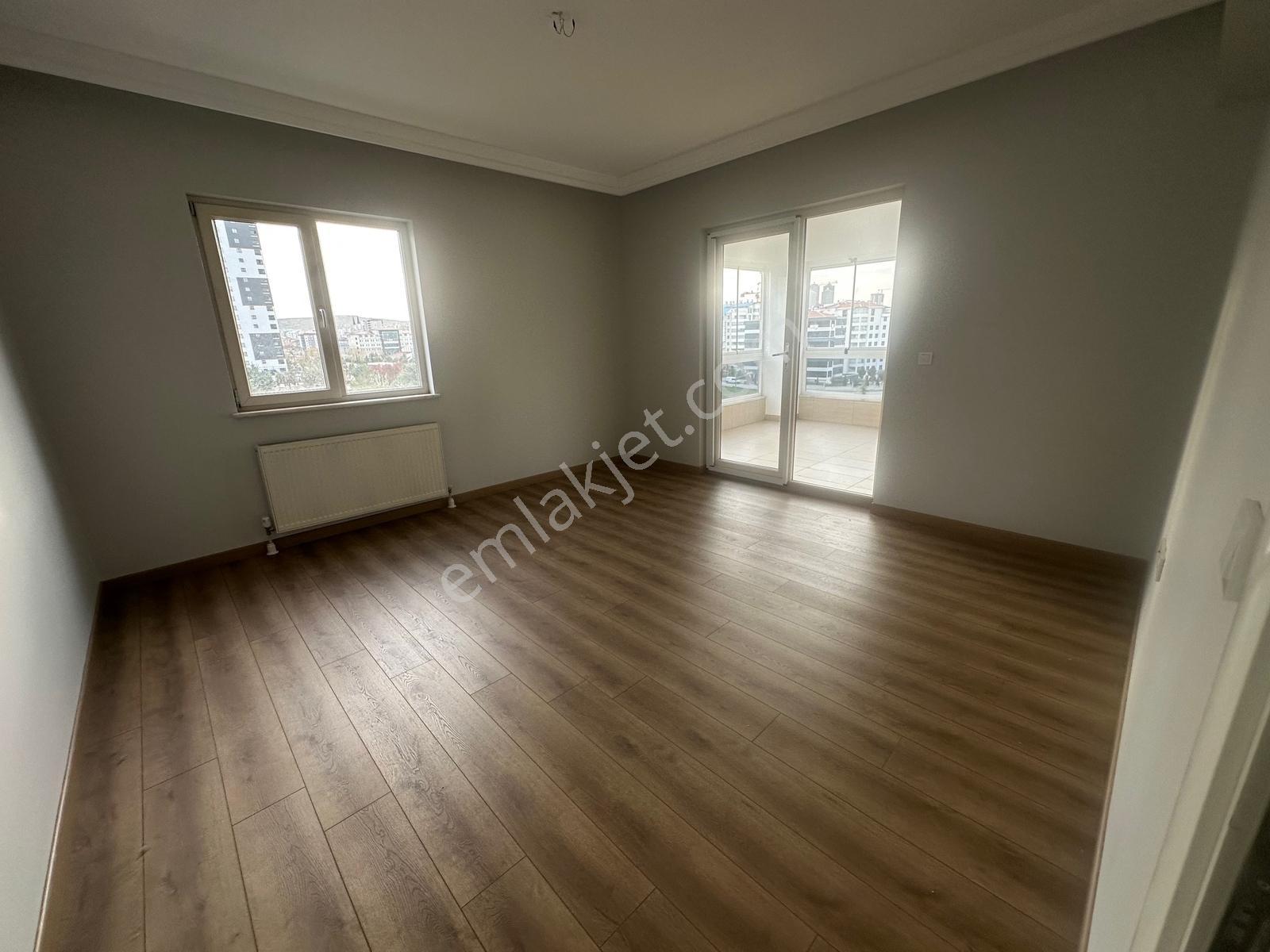 Bağlıca'nın Çok Merkezi Konumda Komple Yenilenmiş 4+1 Kiralık - Görsel 14