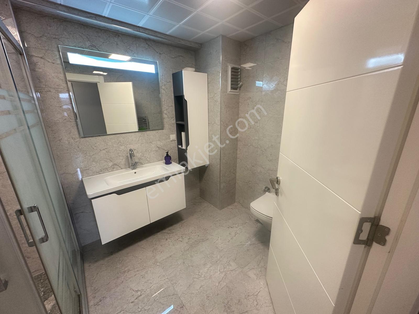 Bağlıca'nın Çok Merkezi Konumda Komple Yenilenmiş 4+1 Kiralık - Görsel 22