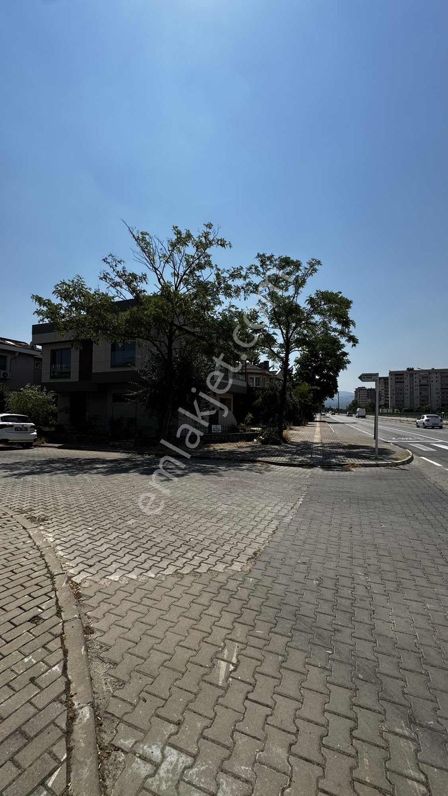 Altınşehirde Kiralık Villa | Şehrin İçinde Müstakil Yaşam - Görsel 23