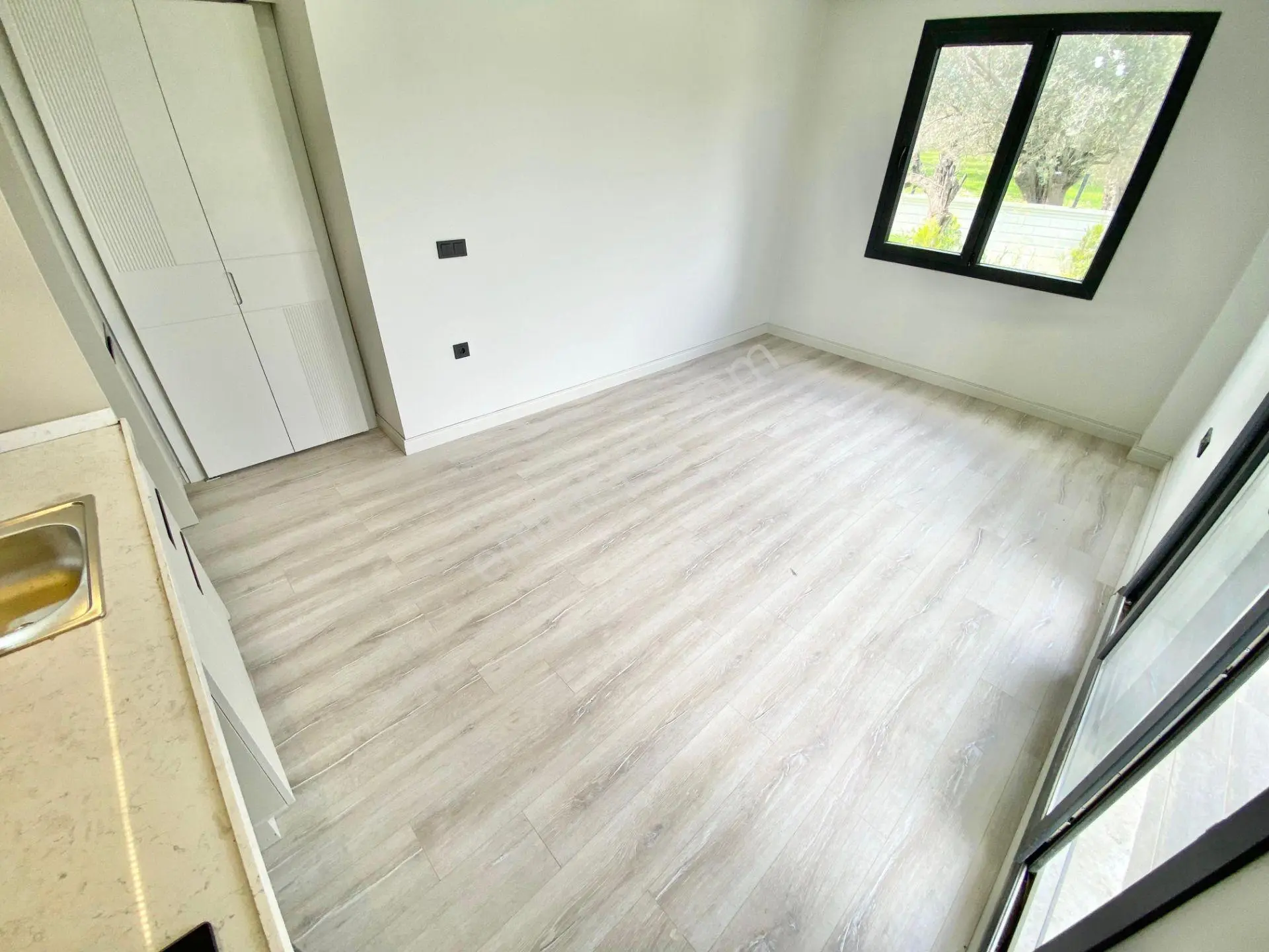 ꧁akçay Ay Emlaktan꧂güre'de Lüks Sitede Bahçe Kullanımlı Müstakil Tadında Satılık 2+1 Şık Daire - Görsel 18