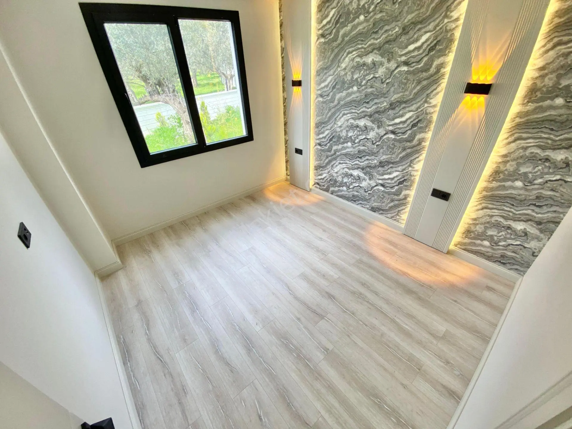 ꧁akçay Ay Emlaktan꧂güre'de Lüks Sitede Bahçe Kullanımlı Müstakil Tadında Satılık 2+1 Şık Daire - Görsel 10