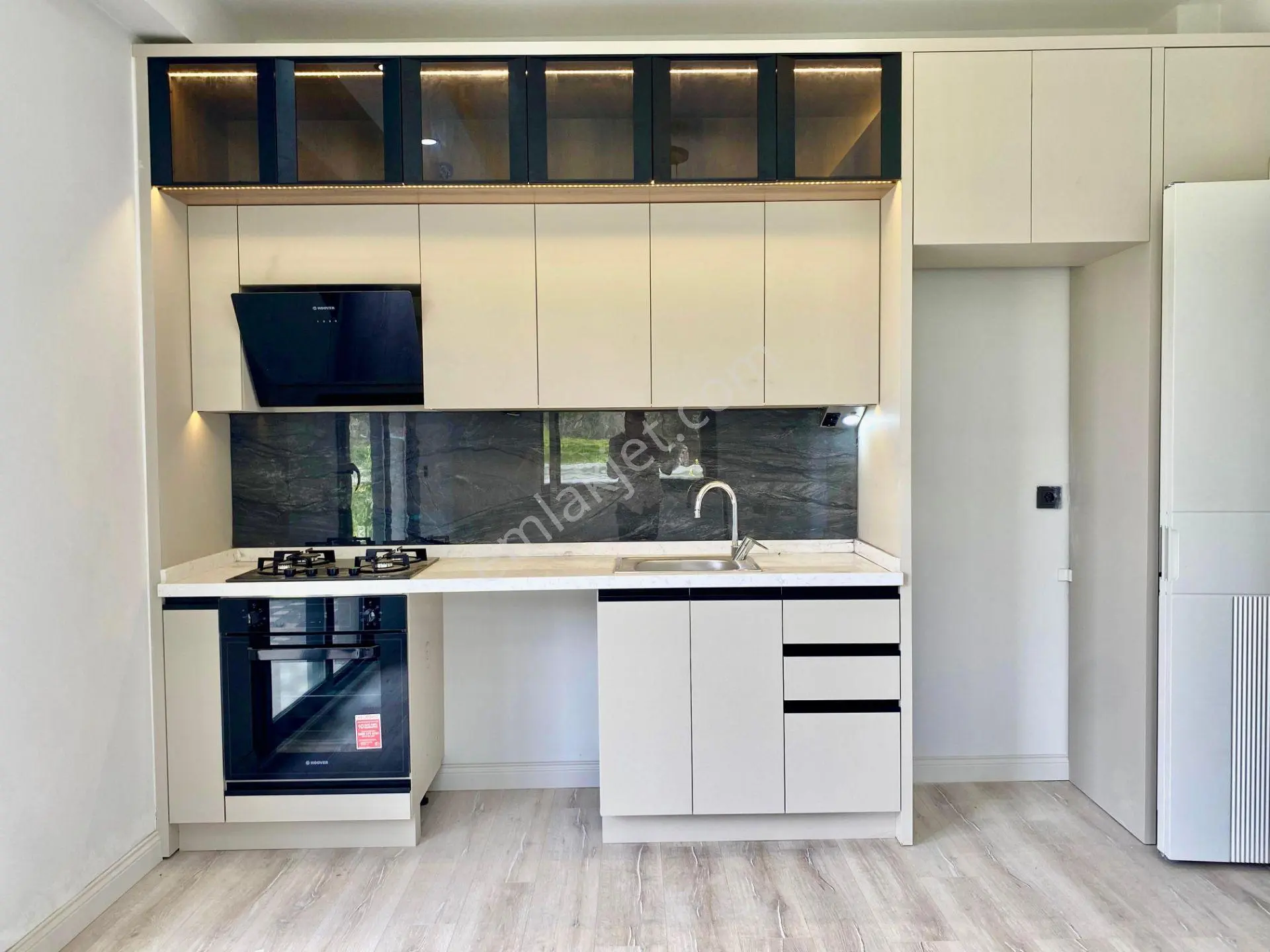 ꧁akçay Ay Emlaktan꧂güre'de Lüks Sitede Bahçe Kullanımlı Müstakil Tadında Satılık 2+1 Şık Daire - Görsel 6