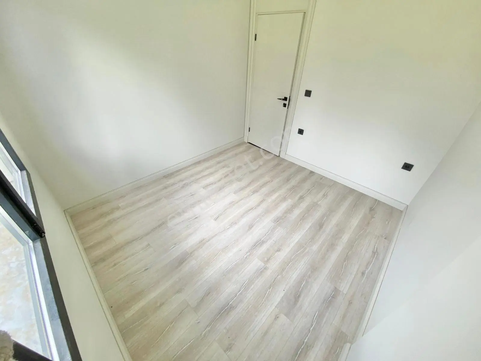 ꧁akçay Ay Emlaktan꧂güre'de Lüks Sitede Bahçe Kullanımlı Müstakil Tadında Satılık 2+1 Şık Daire - Görsel 17