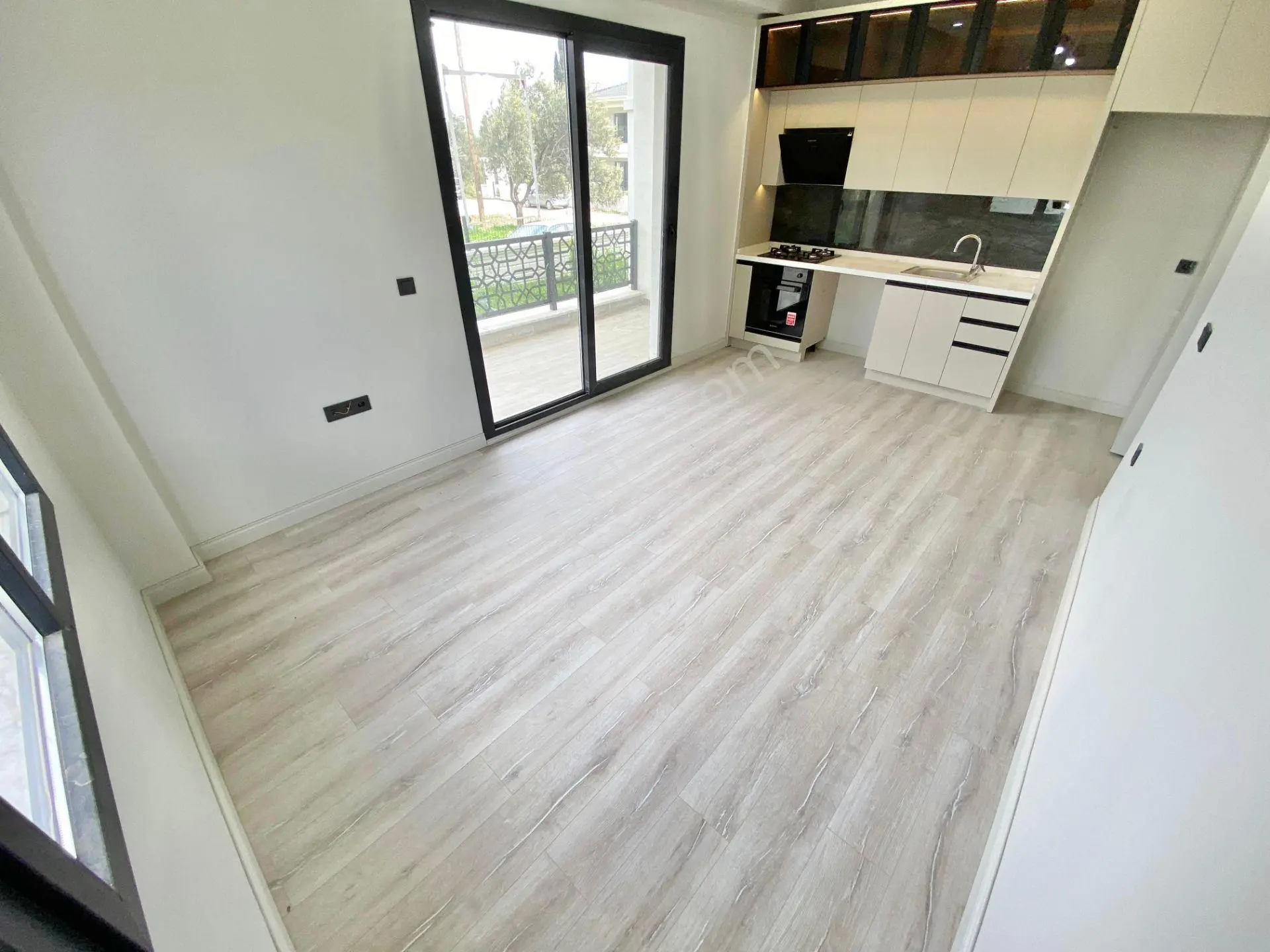 ꧁akçay Ay Emlaktan꧂güre'de Lüks Sitede Bahçe Kullanımlı Müstakil Tadında Satılık 2+1 Şık Daire - Görsel 7