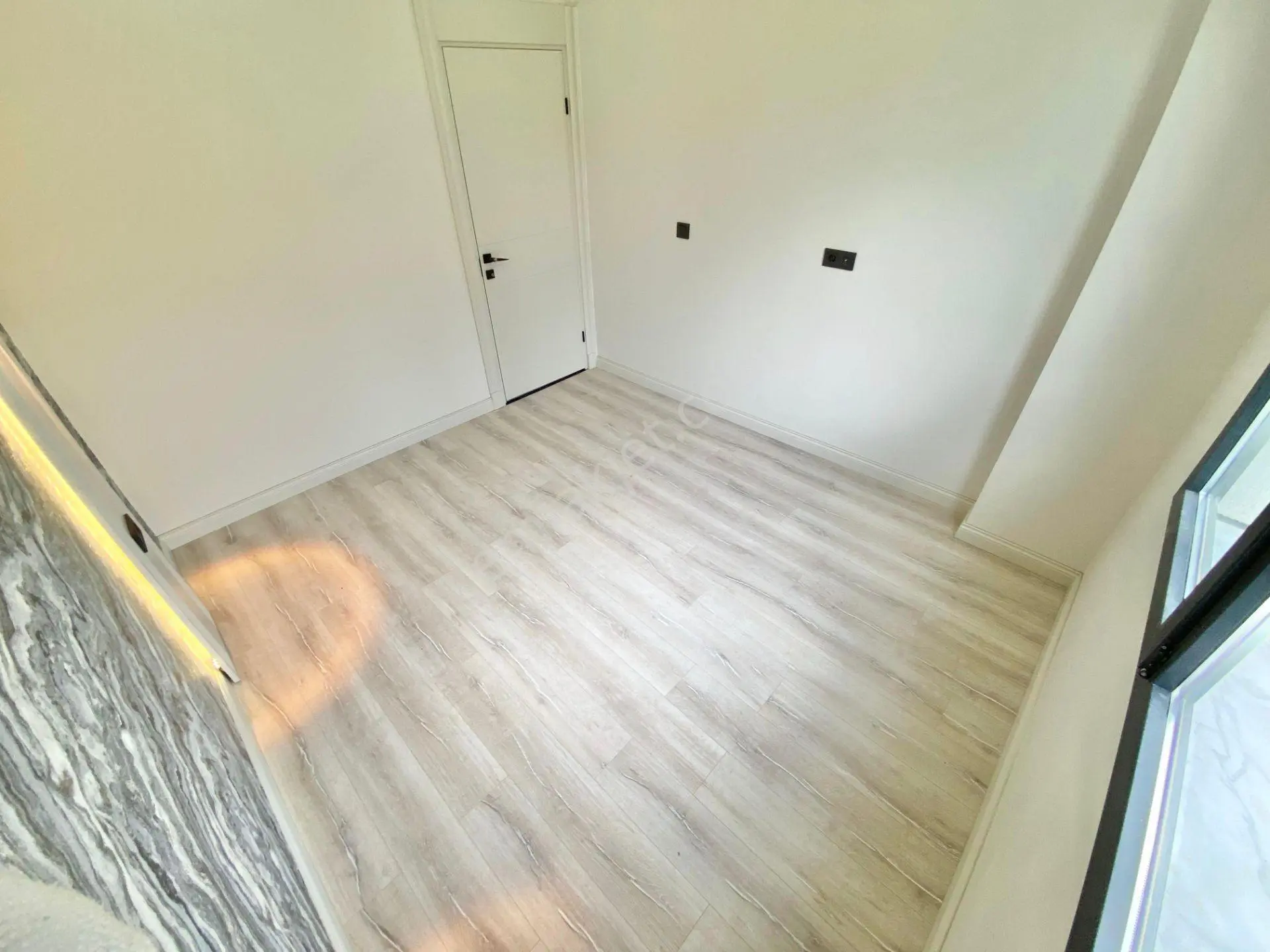 ꧁akçay Ay Emlaktan꧂güre'de Lüks Sitede Bahçe Kullanımlı Müstakil Tadında Satılık 2+1 Şık Daire - Görsel 24