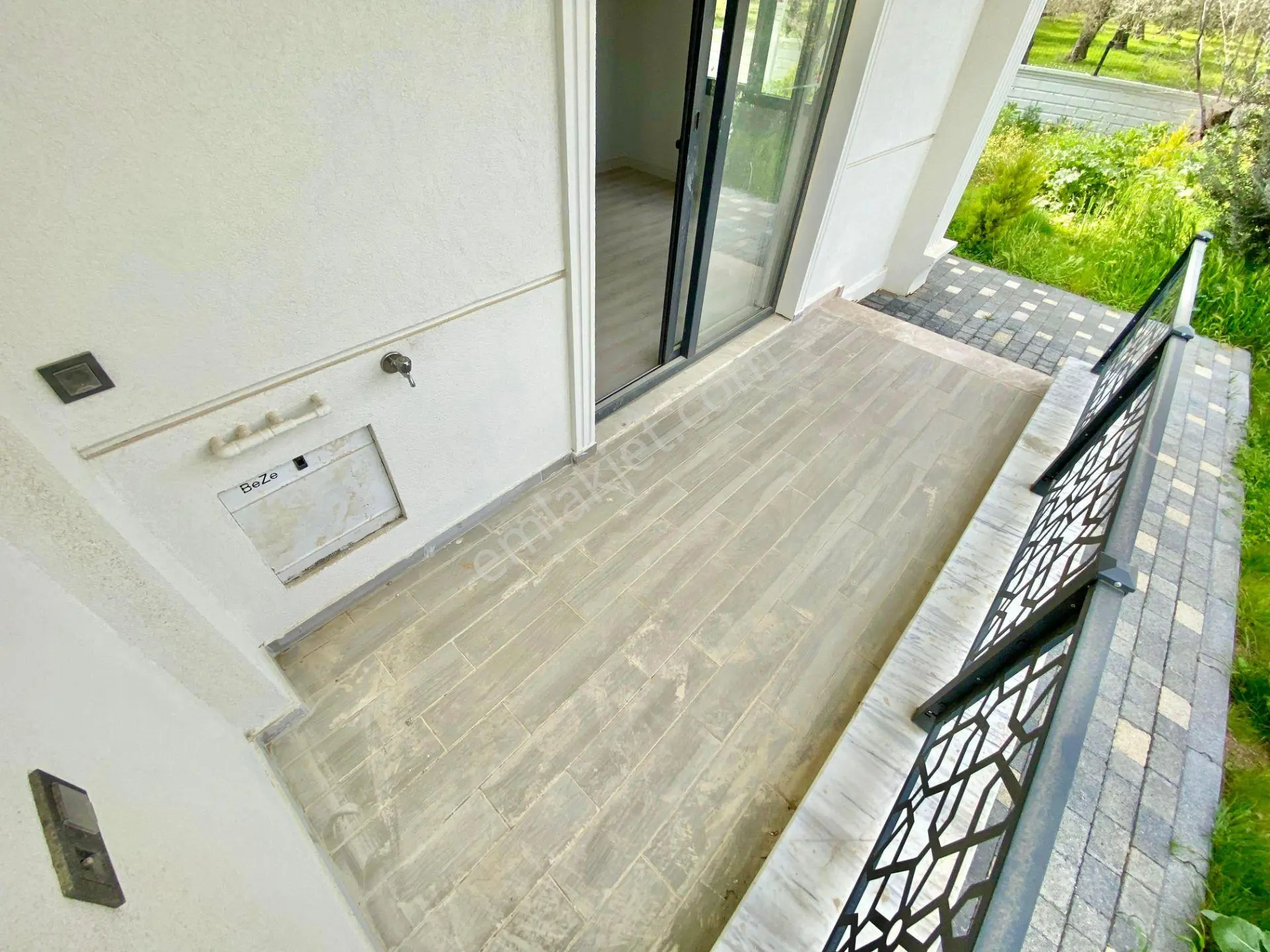 ꧁akçay Ay Emlaktan꧂güre'de Lüks Sitede Bahçe Kullanımlı Müstakil Tadında Satılık 2+1 Şık Daire - Görsel 9