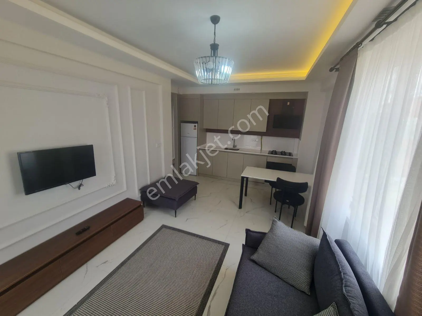 Sağlam Emlaktan Selçukluda Satılık Lüks Eşyalı 2+1daire