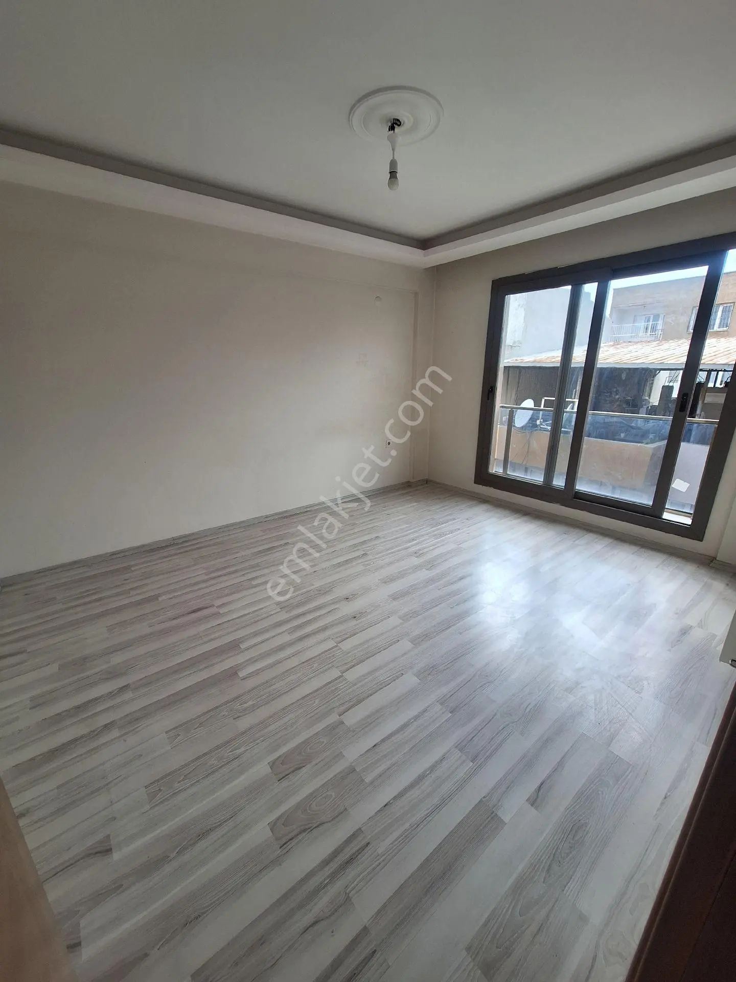 Bozyaka Ssk Yakını 2+1 Yeni Bina Otoparklı Asansörlü Kiralık Daire