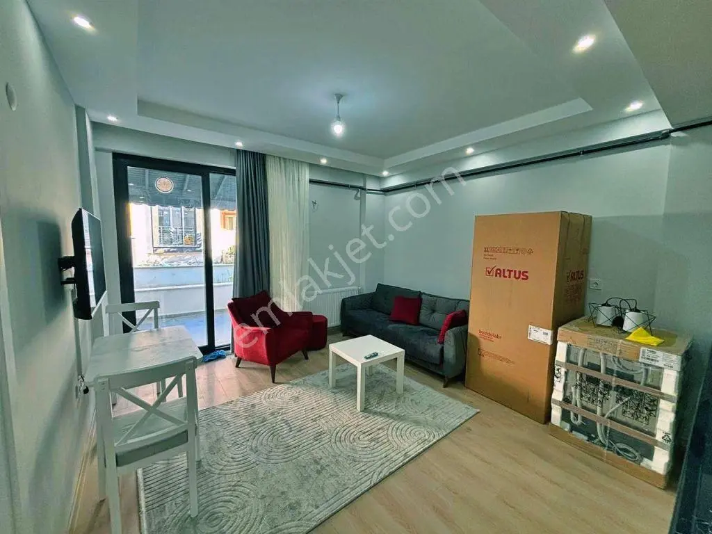 Uytundan Bahçelievlerde Müstakil Tadında Full Eşyalı Sıfır 1+1 - Görsel 3
