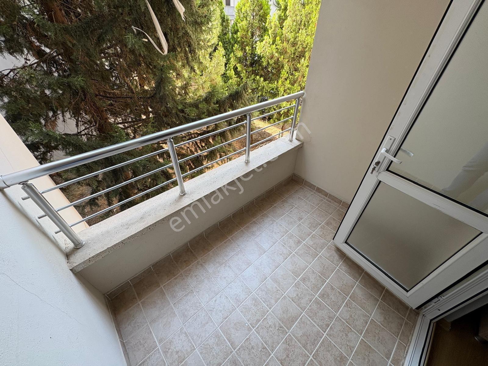 Görüklede Çok Merkezi Ayrı Mutfaklı 1+1 Eşyalı Kiralık Daire - Görsel 19