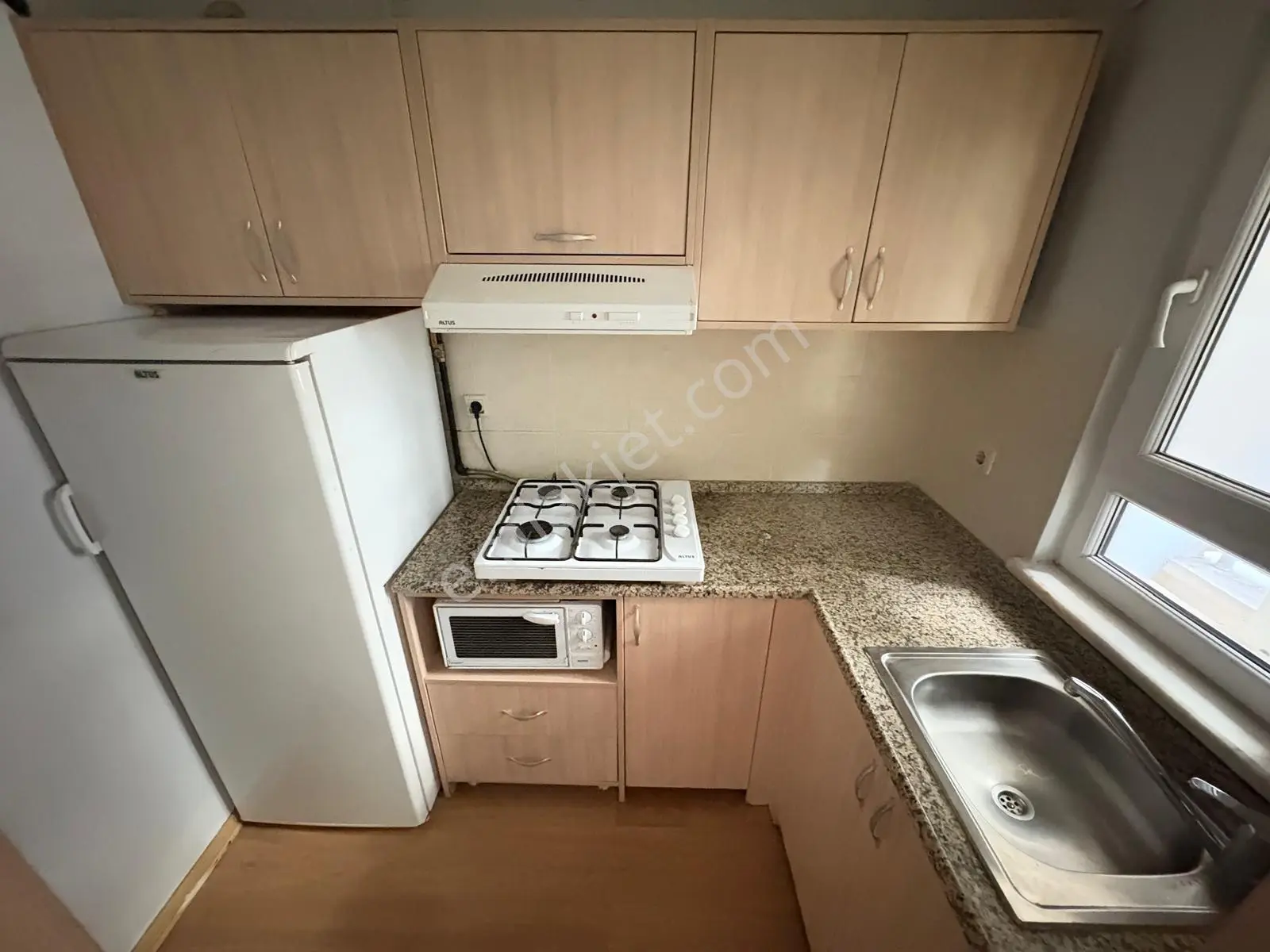 Görüklede Çok Merkezi Ayrı Mutfaklı 1+1 Eşyalı Kiralık Daire - Görsel 6