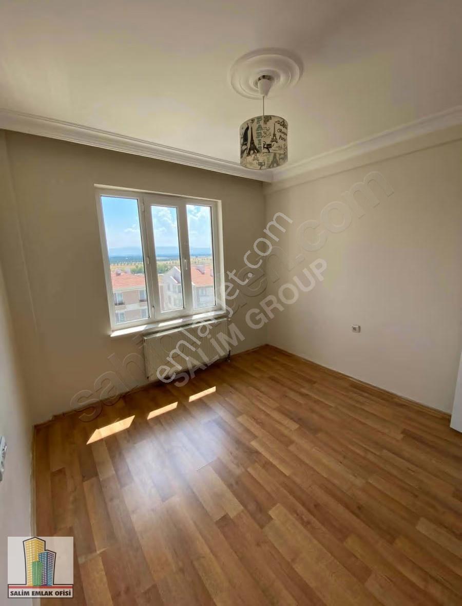 Fatih Mahallesinde Bakımlı Geniş Ön Cephe 3+1 Kiralık Daire - Görsel 16
