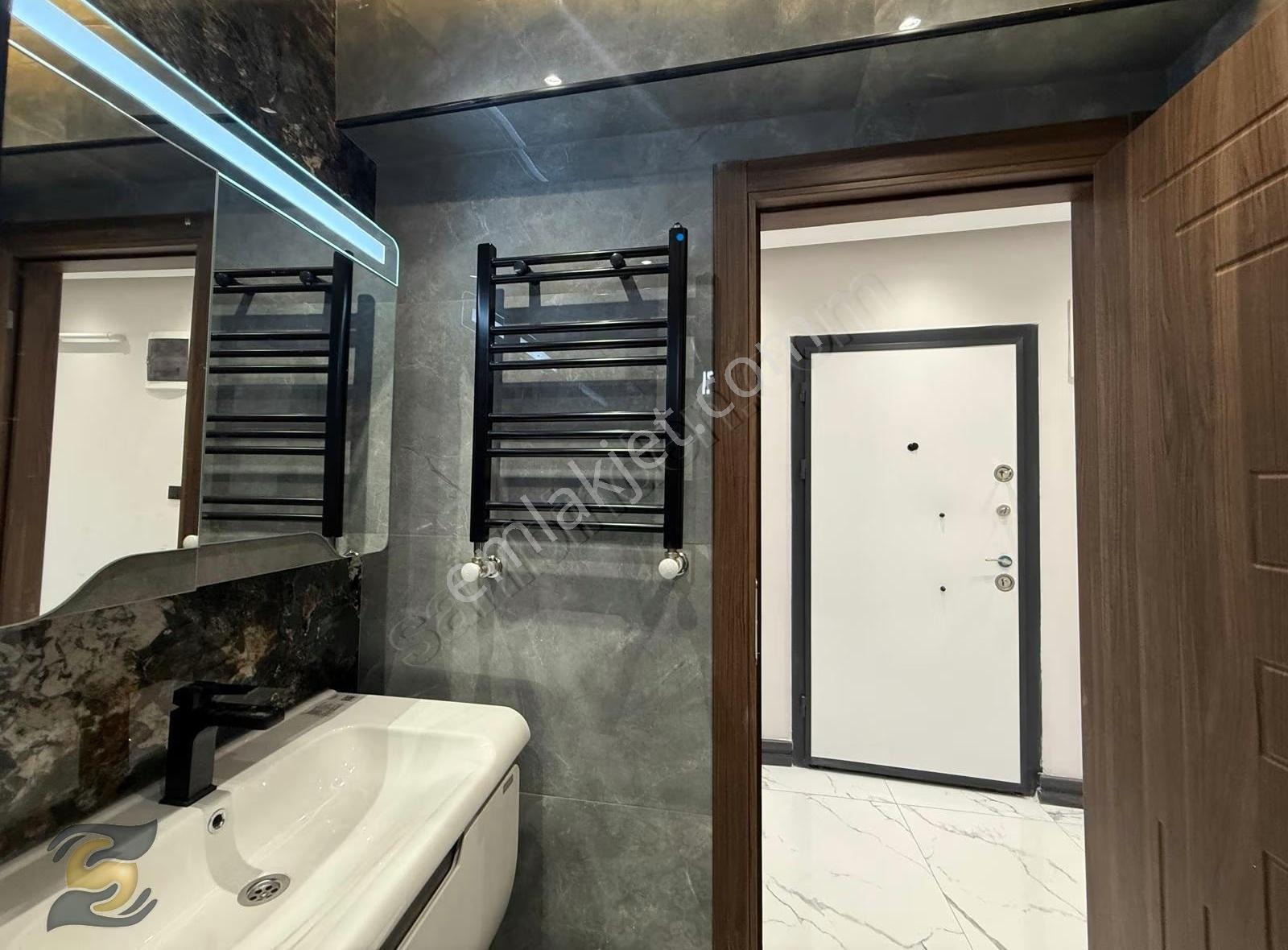 Bayrampaşa'da Lüks 3+1 Ebeveyn Banyolu Kiralık Ara Kat Daire - Görsel 25
