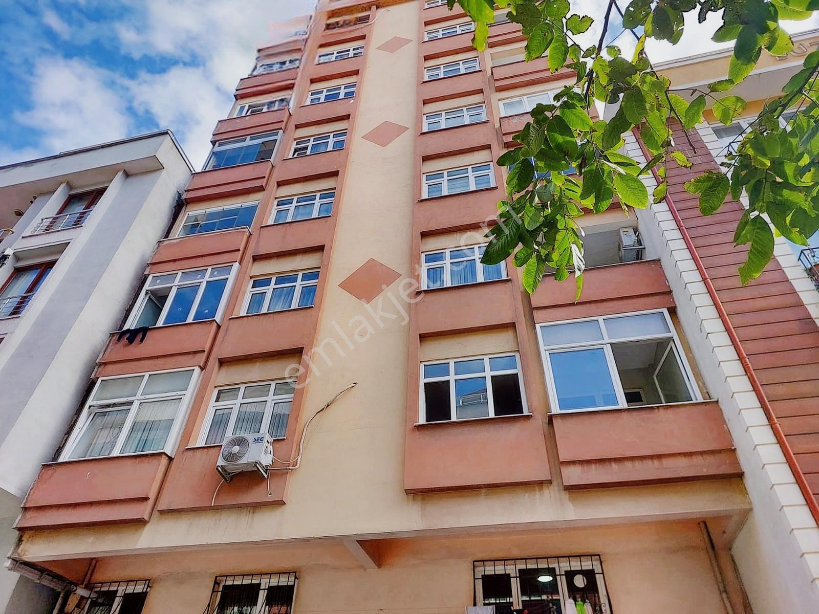 Maltepe Zümrütevler Mah Deniz Manzaralı Full Tadilatlı 2+1 Daire