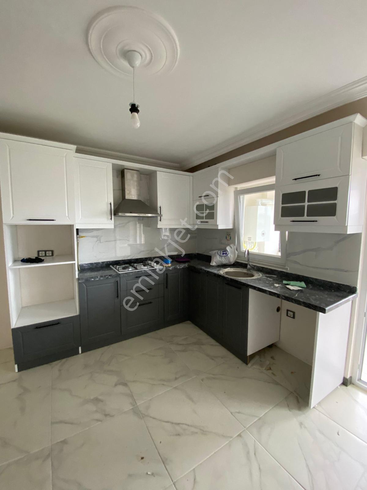 Ege Emlak'tan Yeni Mahalle De 3+1 Ara Kat Kiralık Daire - Görsel 9