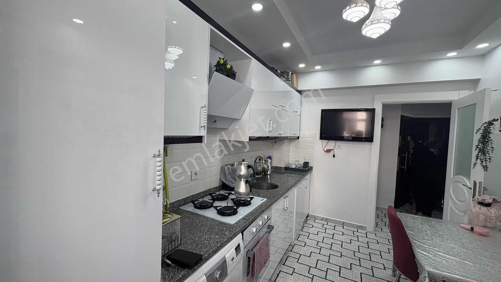 Beykent'te Bakımlı Uygun Fiyatlı 2+1 Satılık Daire - Görsel 13