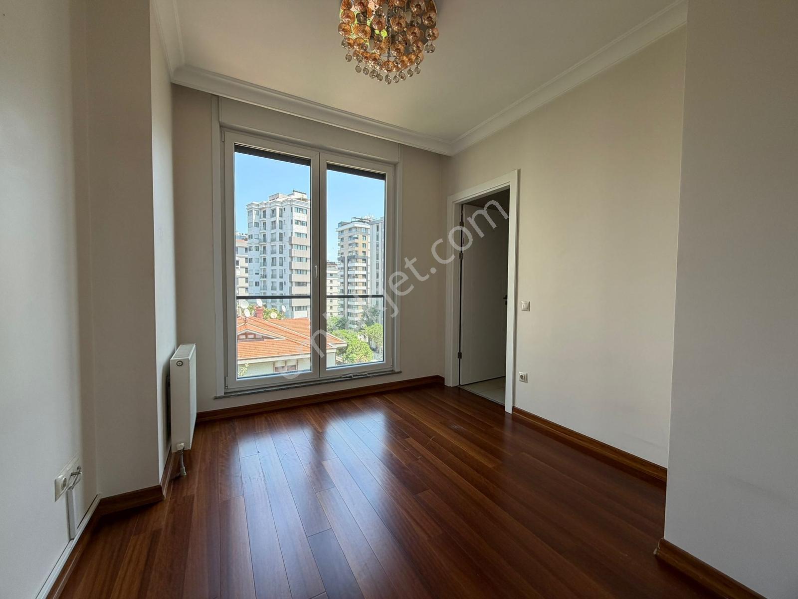 Suadiye Ayşeçavuş Caddesi 45m2 Salonlu 4+1 Geniş Ultra Lüks - Görsel 13