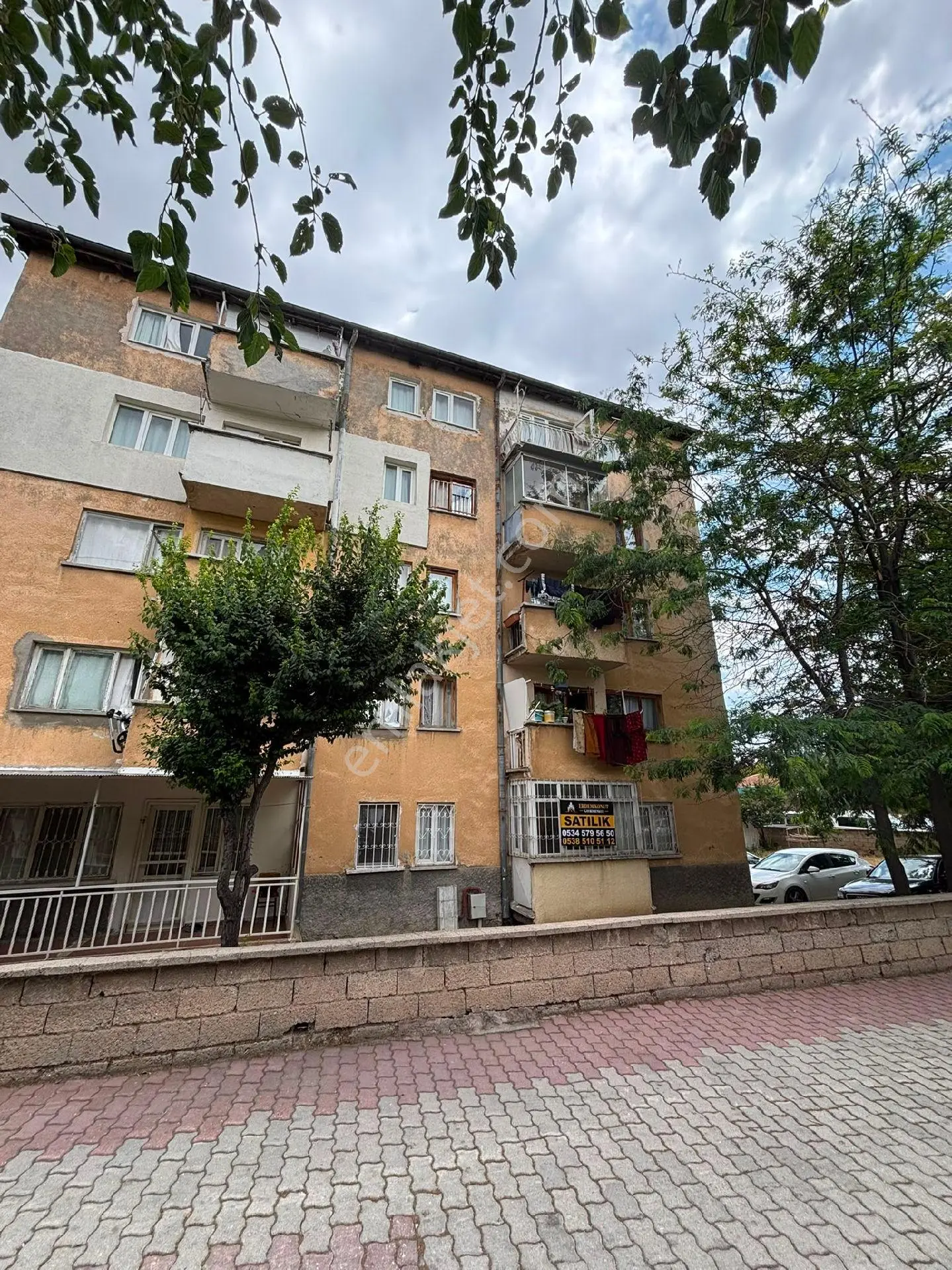 Dumlupınar Mahallesinde 2+1 Satılık Daire