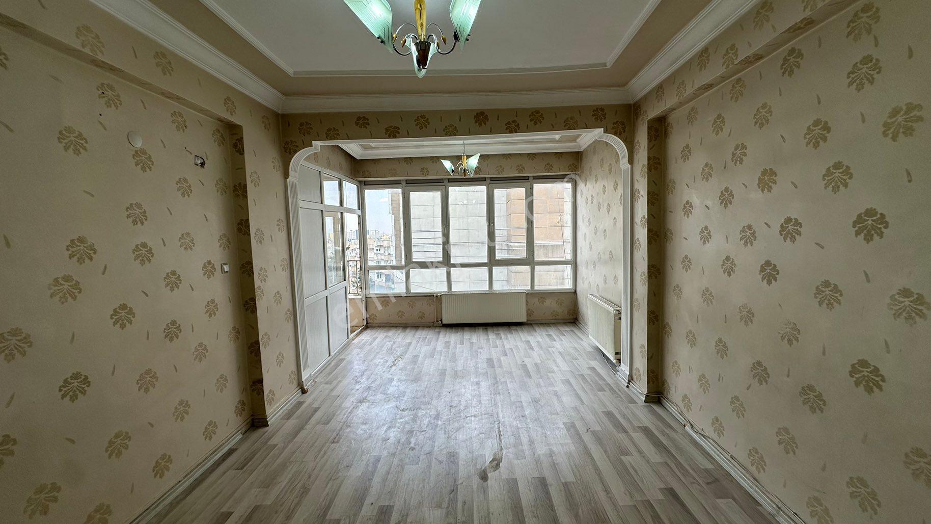 Deniz Gayrimenkul’den Yenişehir Osman Gazi Mah Satılık 3+1 Çift Banyolu Bakımlı Ara Kat Daire