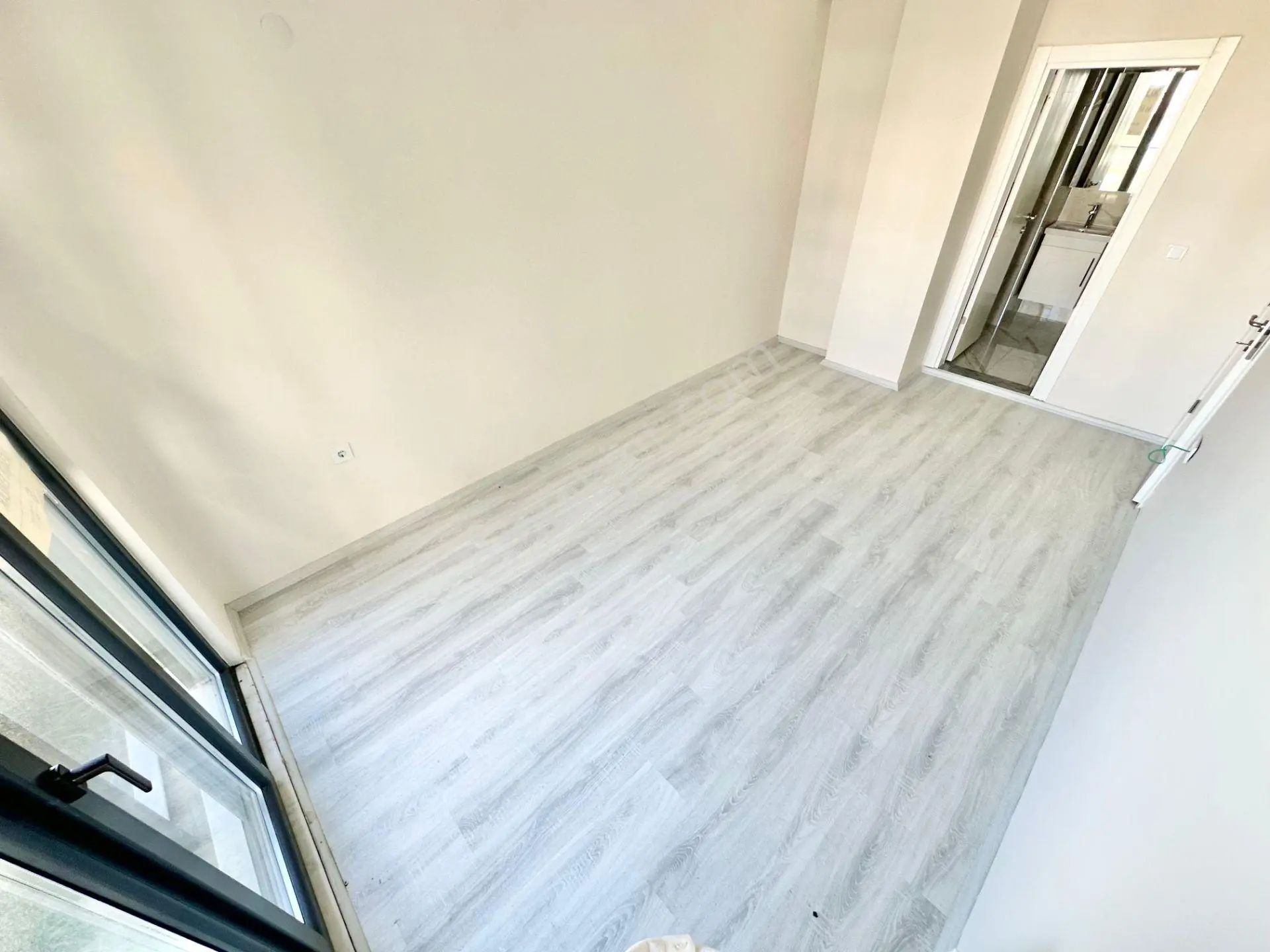 ⭐ay Emlaktan⭐altınkum'da Kombili Ayrı Mutfak Arakat Ebeveyn Banyolu Şık Tasarımlı Satılık 2+1 Daire - Görsel 9