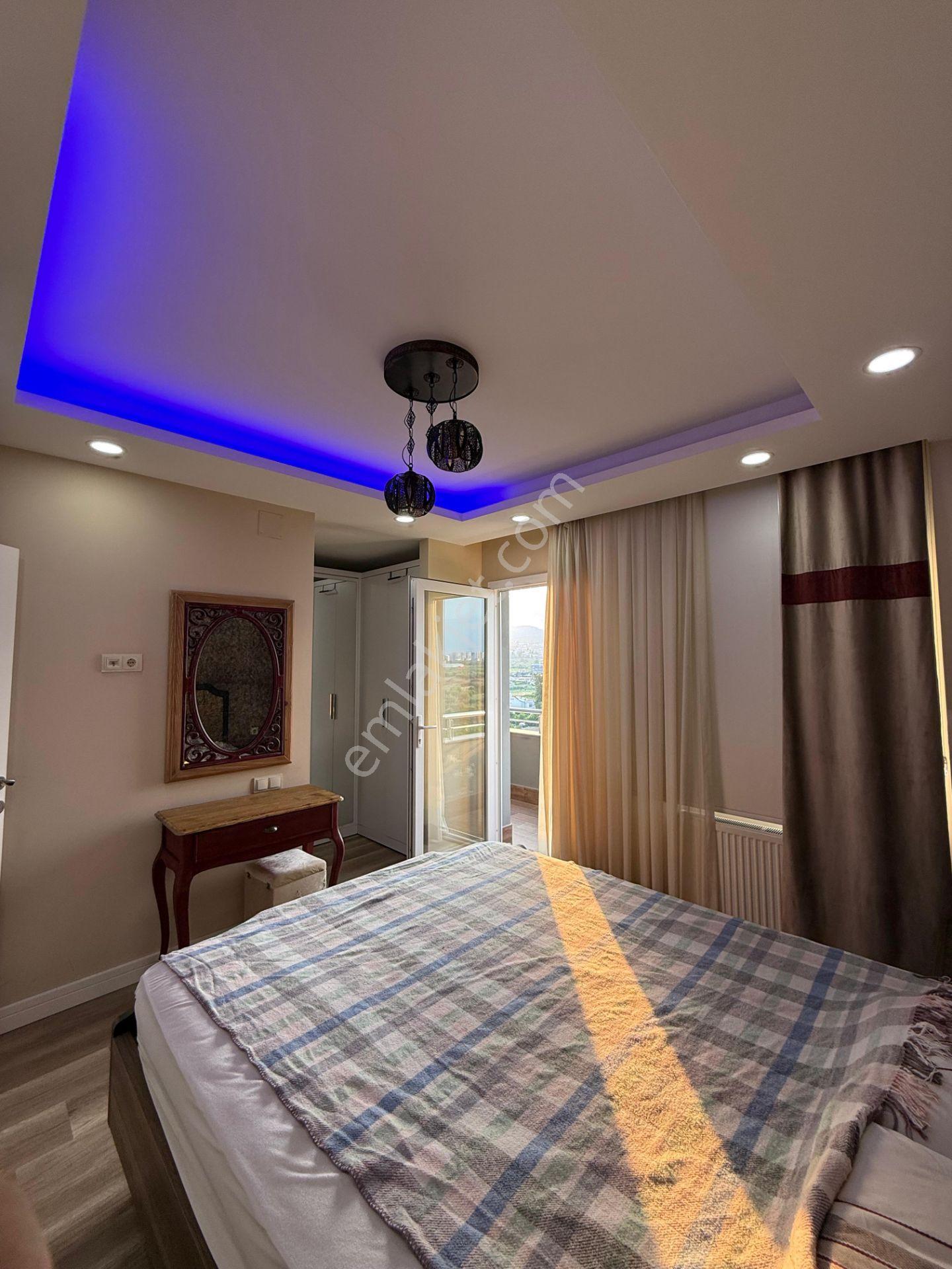 Mezitlide 2+1 Eşyalı Lüks Daire - Görsel 14