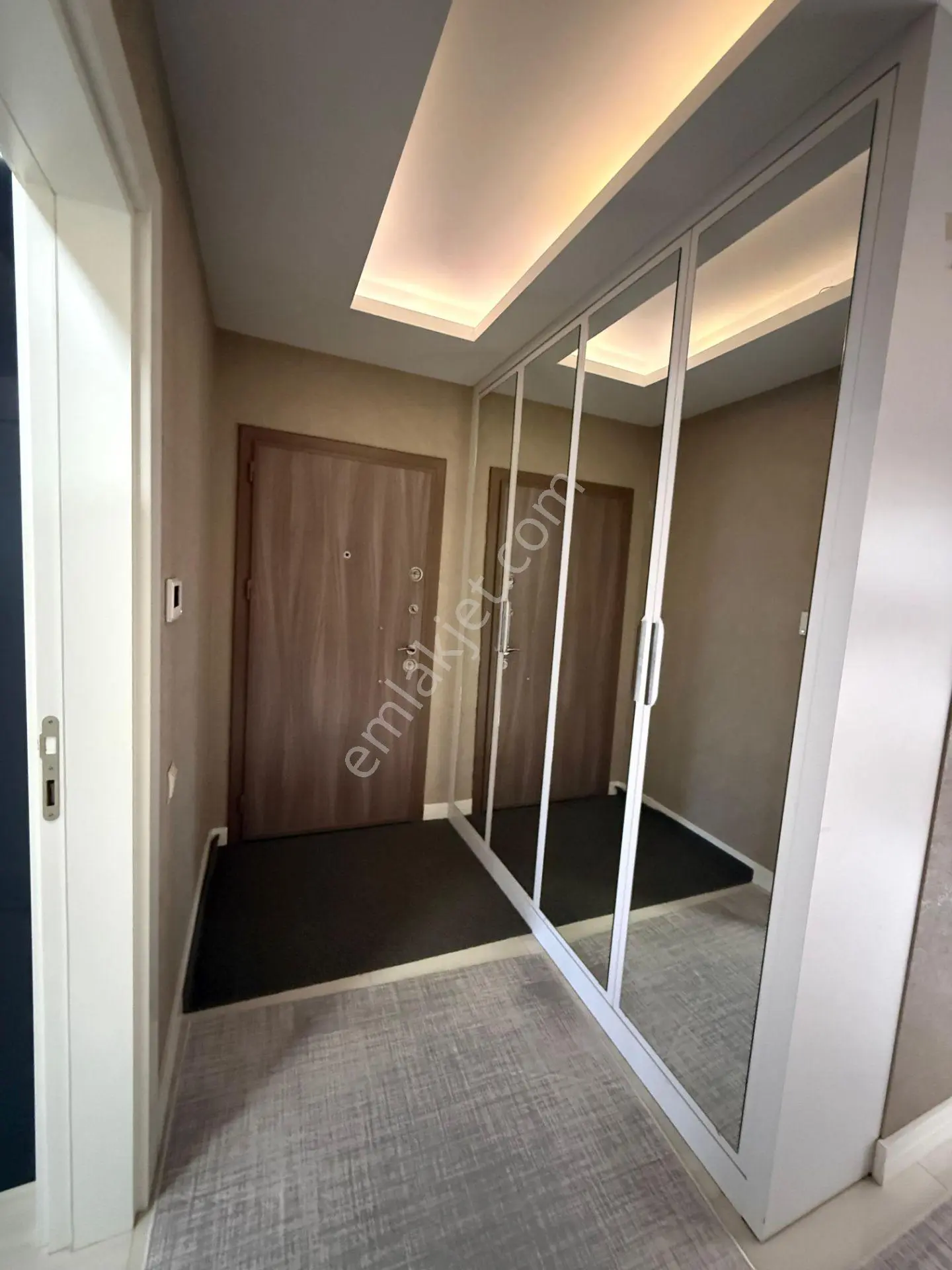 Mezitlide 2+1 Eşyalı Lüks Daire - Görsel 3